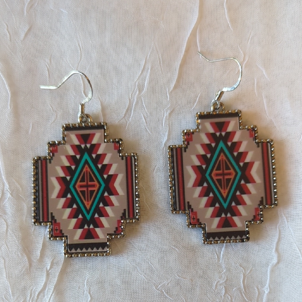 Geometric Patterned Earrings